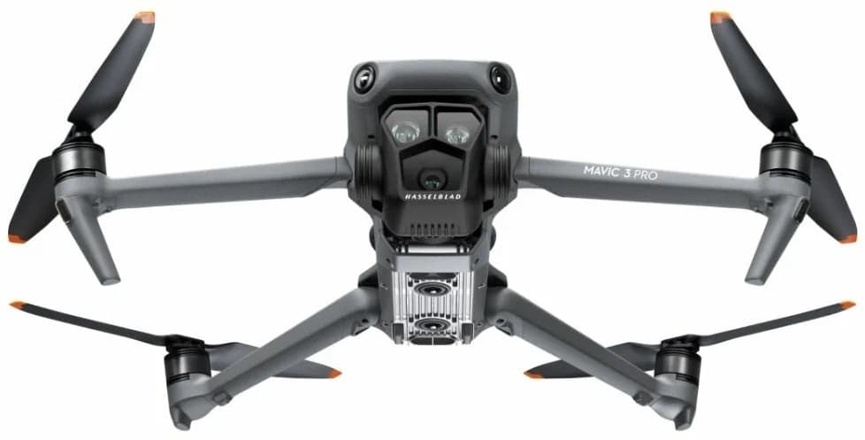 Квадрокоптер DJI Mavic 3 Pro Fly More Combo (DJI RC)